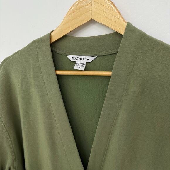 NWT! Athleta Purana V Neck Sweatshirt Eucalyptus Olive Size M - Picture 2 of 7